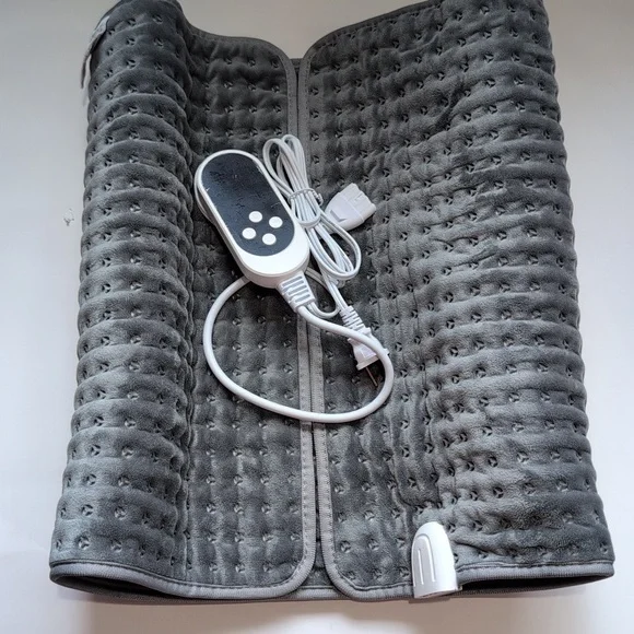 Riomo XXXL Heating Pad with Remote King Size 17" X 33" - Picture 6 of 7